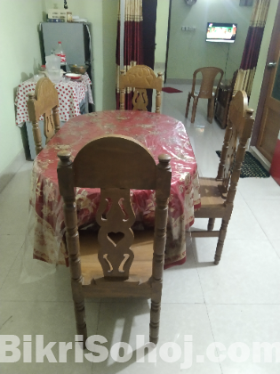 Dining table with 4 chair